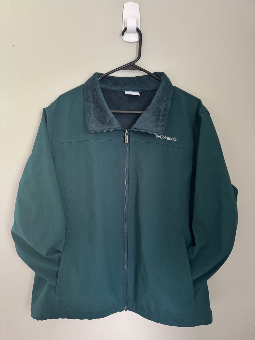Columbia Teal Green Performance Soft-Shell Jacket